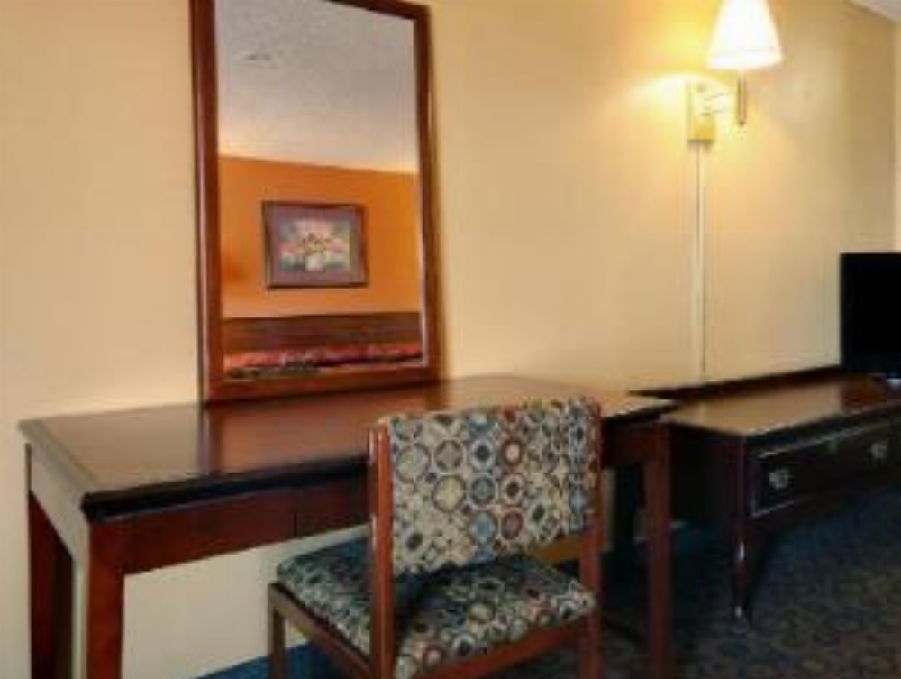 Americas Best Value Inn & Suites Greenwood Image 10